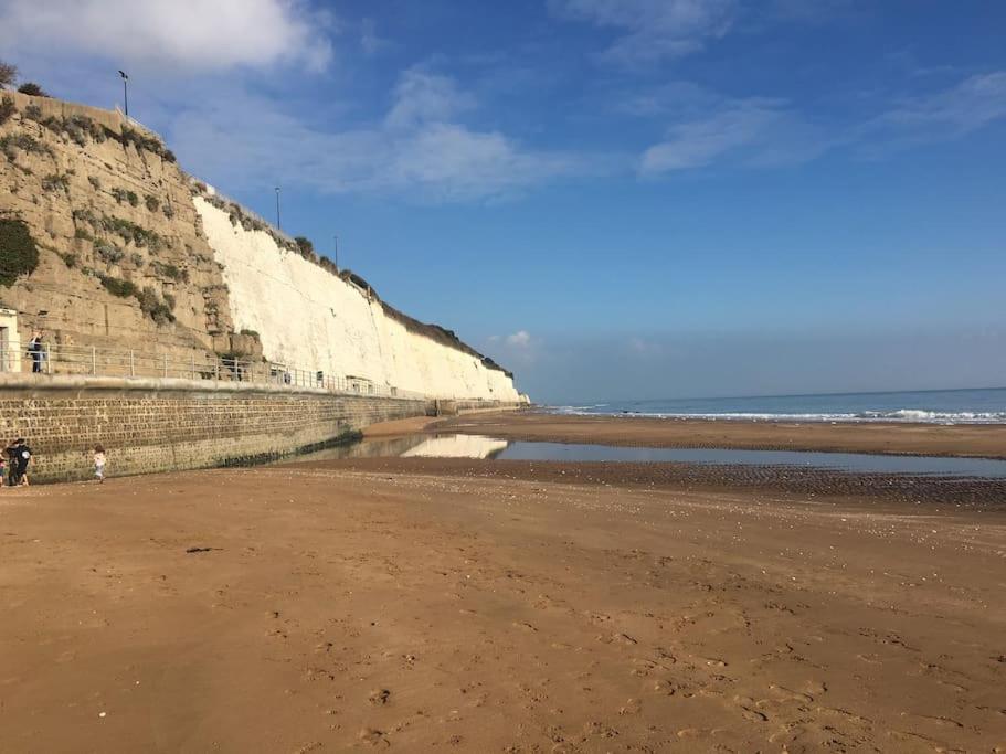 Georgian 5 Storey House, Seaviews, Cinema Room Ramsgate Exterior foto